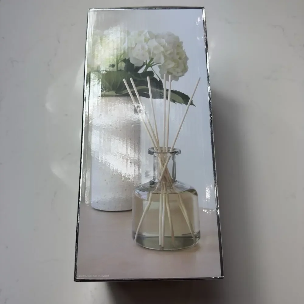 NEW in Box Sand + Fog Musk And Vanilla Scent Reed Diffuser Huge 25.36 Oz 750mL